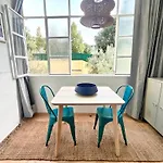 Daire Bright, Spacious And Well-located, By Timecooler *